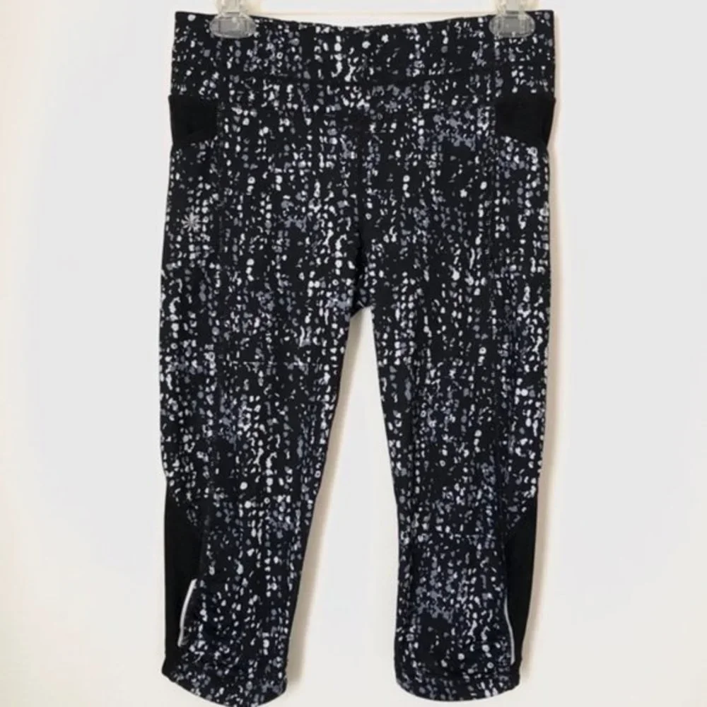 Athleta Pebble Capri Leggings - Picture 2 of 5